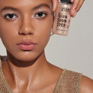 Spray iluminator fata si corp Ushas Glow Shimmer stralucire naturala
