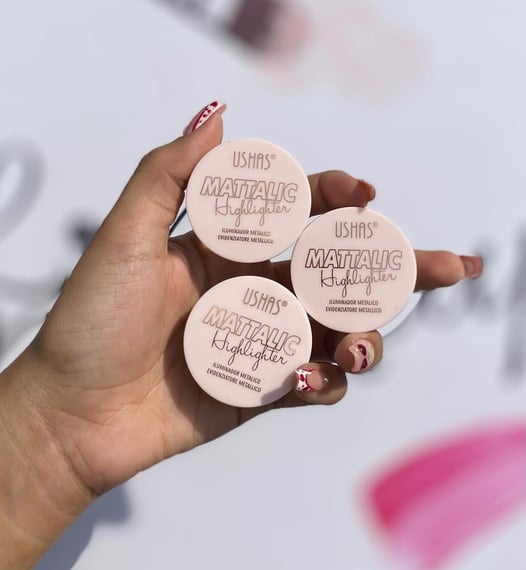 Iluminator metalic pudra Mattalic Highlighter Ushas machiaj stralucitor