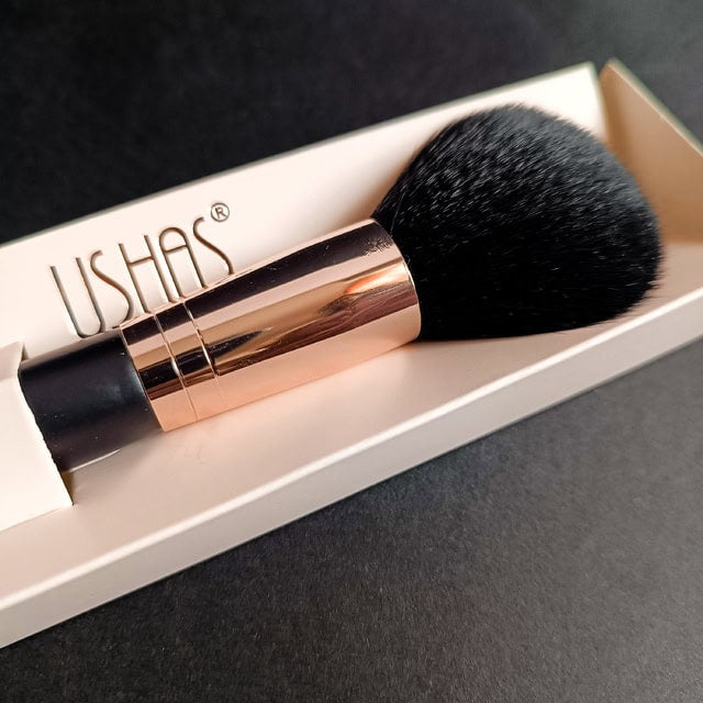Pensula machiaj USHAS CT463 Highlight Contour Brush pentru iluminare si contur