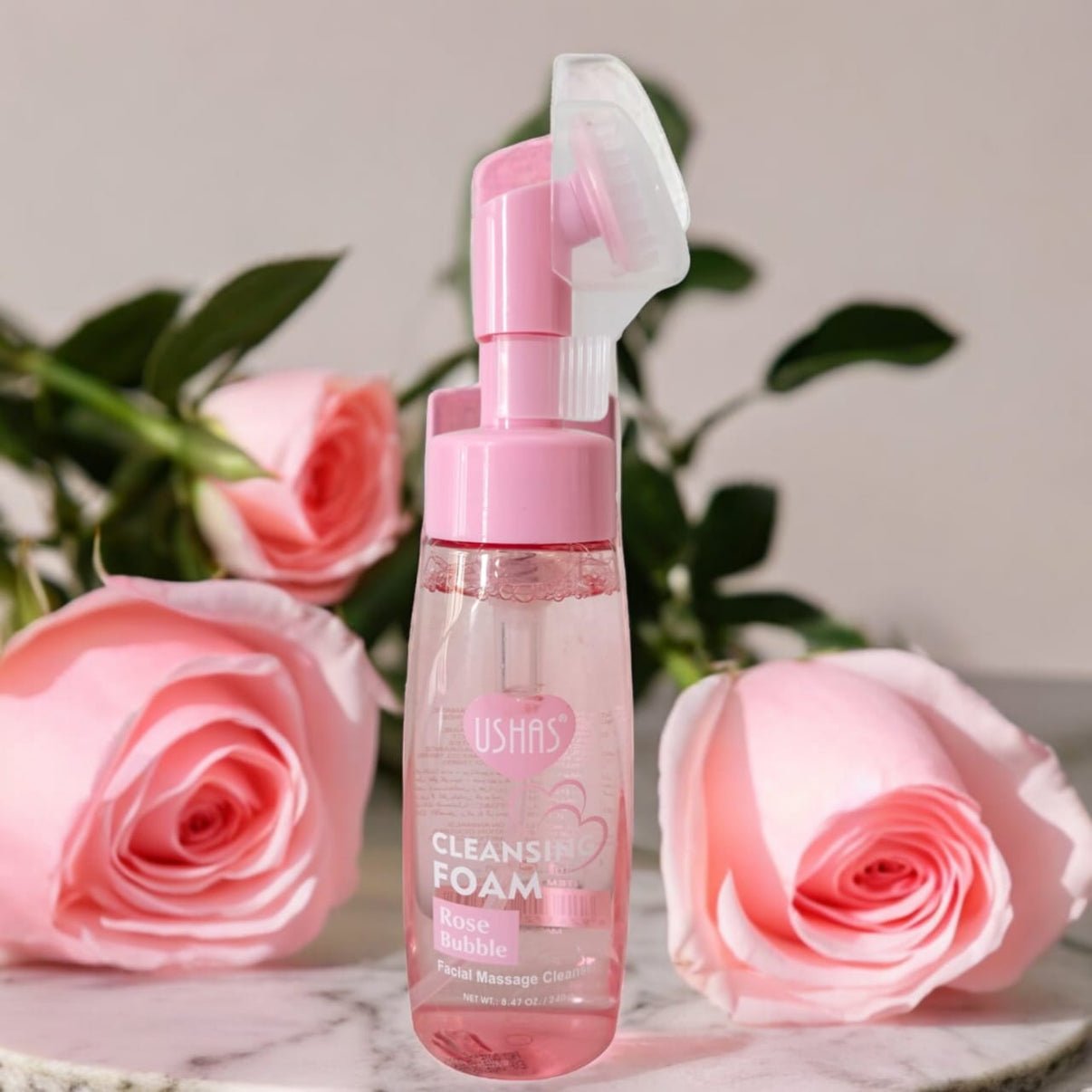 Spuma Demachianta Ushas Rose Bubble 240g cu Trandafiri si Periuta Masaj USH-HA069